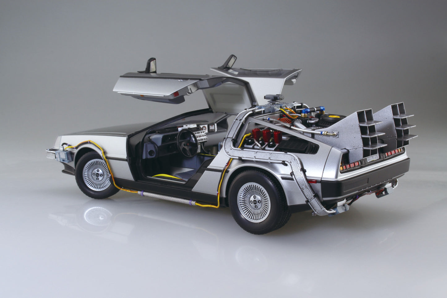 1/24 バック・トゥ・ザ・フューチャー PartⅠ タイムマシン フィギュア付き