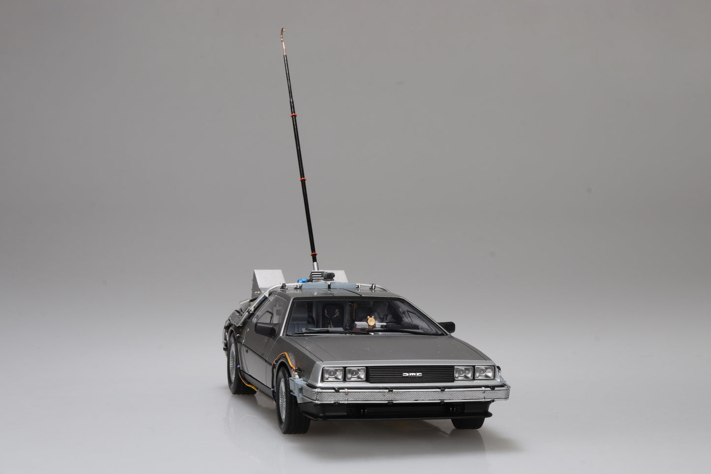 1/24 バック・トゥ・ザ・フューチャー PartⅠ タイムマシン フィギュア付き