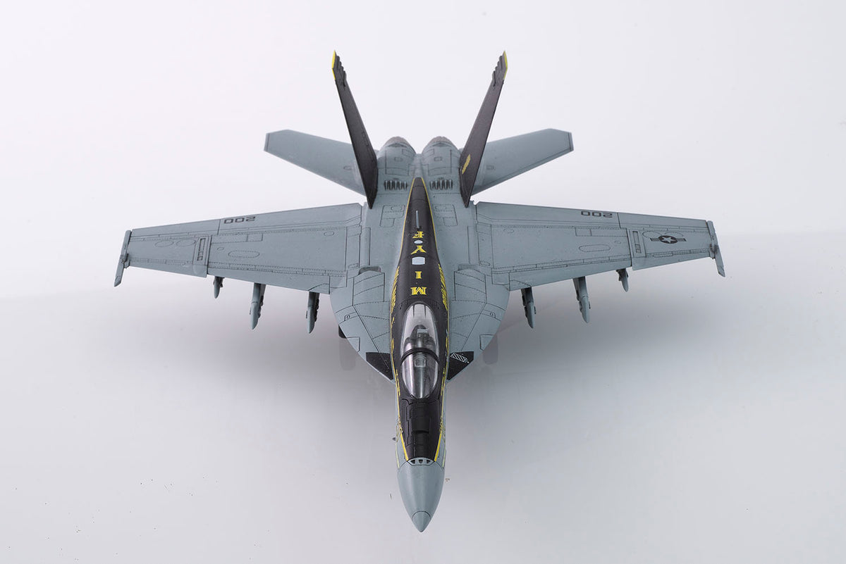 1/72 アメリカ海軍 艦上戦闘機 F/A-18E スーパーホーネット VFA-27 ロイヤルメイセス 2024