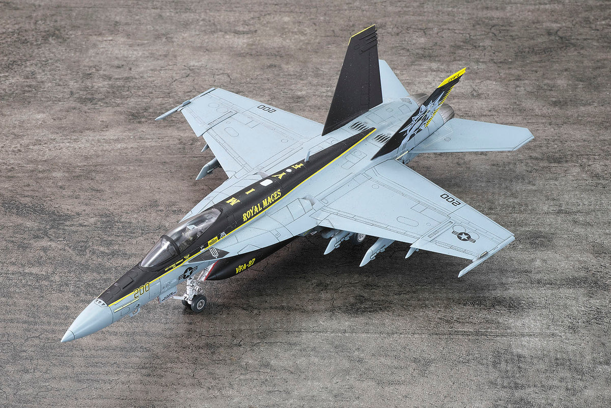 1/72 アメリカ海軍 艦上戦闘機 F/A-18E スーパーホーネット VFA-27 ロイヤルメイセス 2024