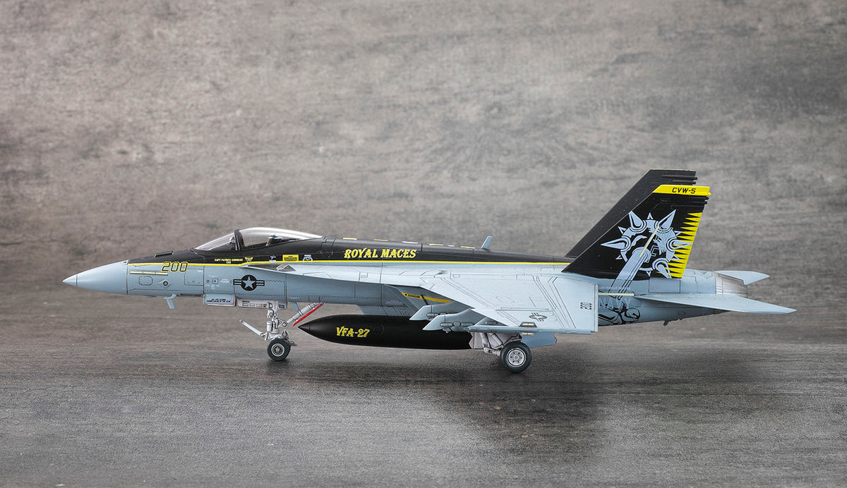 1/72 アメリカ海軍 艦上戦闘機 F/A-18E スーパーホーネット VFA-27 ロイヤルメイセス 2024