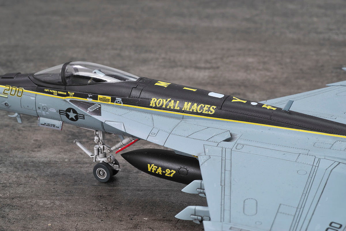 1/72 アメリカ海軍 艦上戦闘機 F/A-18E スーパーホーネット VFA-27 ロイヤルメイセス 2024