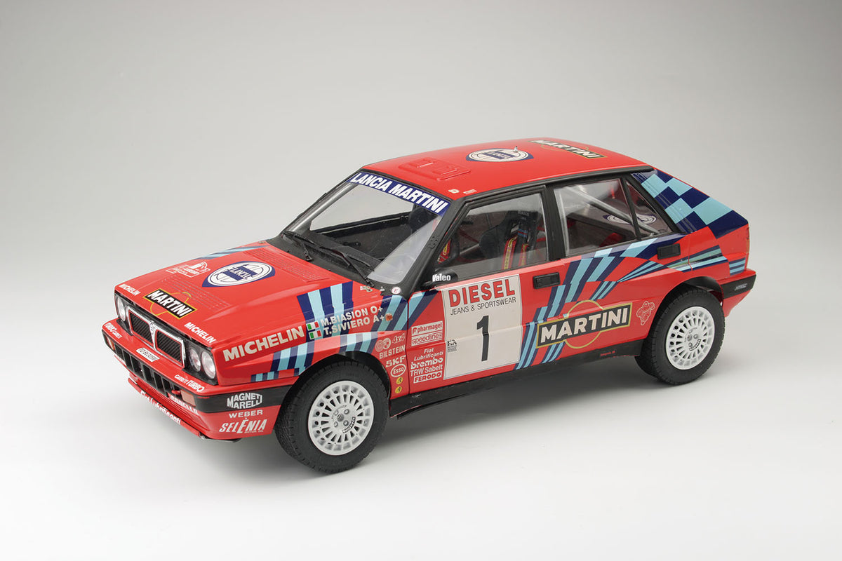 1/12 ランチア デルタ HF インテグラーレ 16V 1989 サンレモラリー（日本語対訳補足説明書付属）
