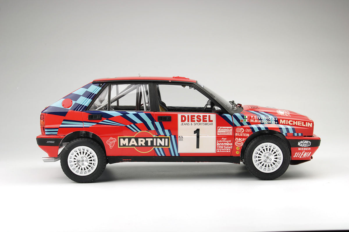 1/12 ランチア デルタ HF インテグラーレ 16V 1989 サンレモラリー（日本語対訳補足説明書付属）